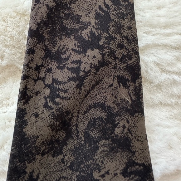 Valentino Cravatte Vintage Silk Brown Floral Men's Tie - Made in Italy. - Picture 9 of 10